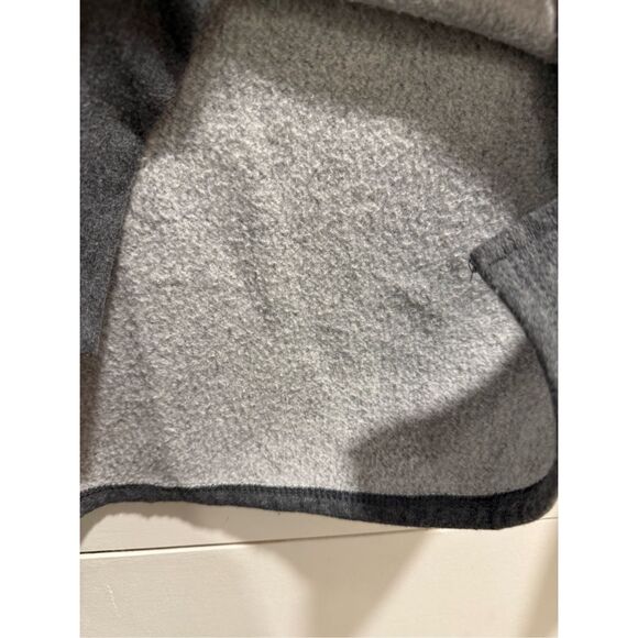 Disney Mickey Embroidered Gray Sweatshirt Womens Small - Picture 6 of 6